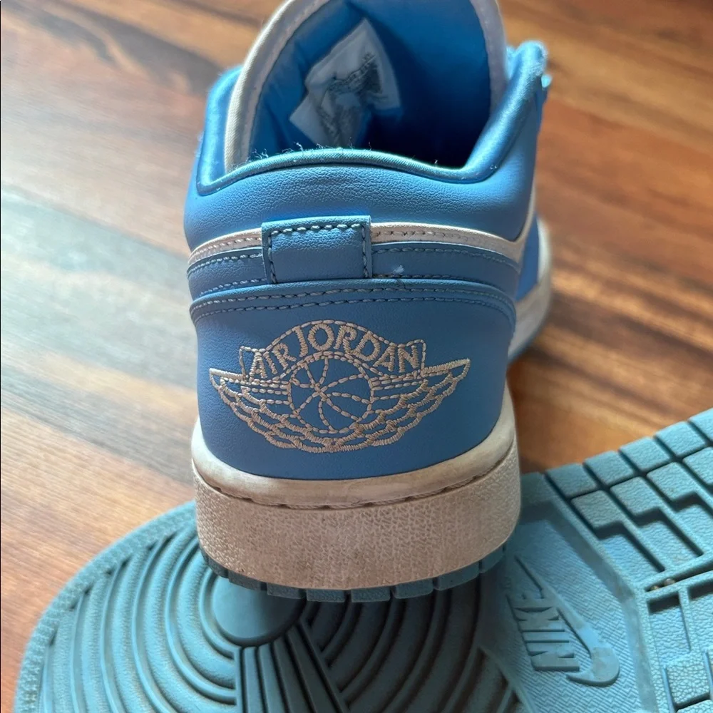 unc Jordan 1s - Picture 5 of 6